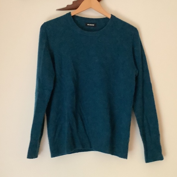 Naadam Classic Crewneck Cashmere Sweater - Picture 1 of 3